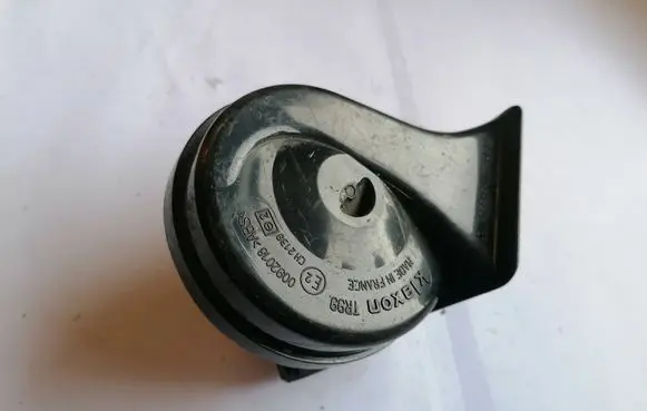 BMW 5 E60 E61 Horn signal 0092018 CH2139