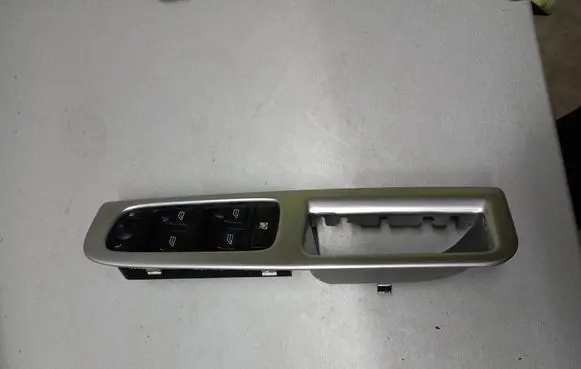 Volvo V50 Electric window control switch 39739845 03451100 8663817