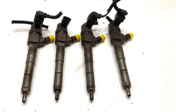 Opel Vectra C Fuel injectors set 0445110159