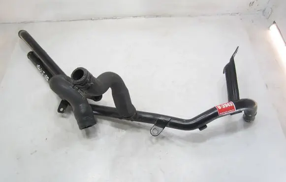 Volkswagen PASSAT B8 Engine coolant pipe/hose 5Q0121070AG 5Q0121064AM