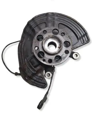 Mercedes-Benz CLA C117 X117 W117 Front wheel hub A2464210620