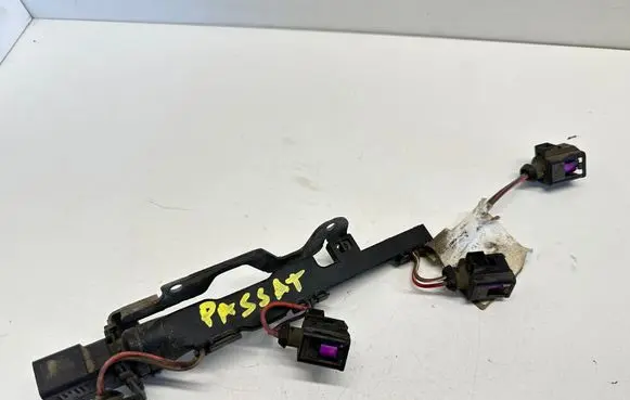 Volkswagen PASSAT B6 Fuel injector wires 06f971804h