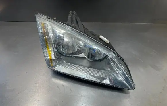 Ford Focus Headlight/headlamp