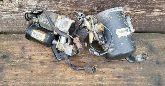 Subaru Legacy Air suspension compressor 20730AA045