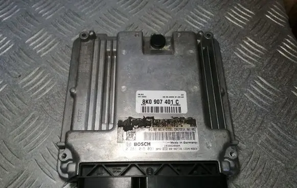 Audi A5 8T 8F Engine control unit/module 8K0907401C 0281015031