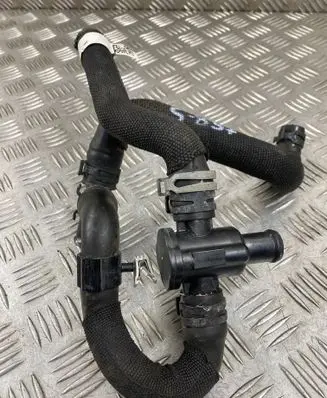 Audi Q5 SQ5 Engine coolant pipe/hose 5Q0121113F