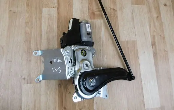 Mitsubishi Outlander Tailgate/trunk/boot lift motor 5813A284 42711010711