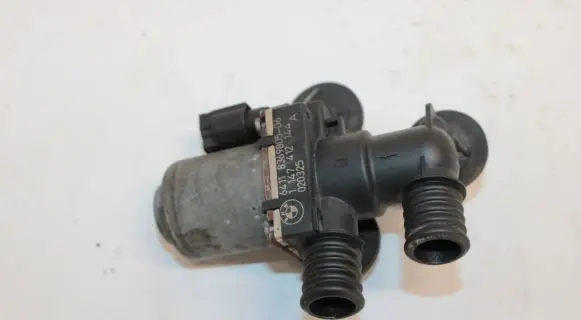 BMW 3 E46 Coolant heater control valve 8369805 1147412