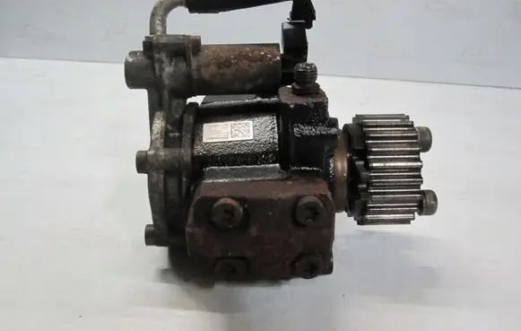 Skoda Octavia Mk2 (1Z) Fuel injection high pressure pump 03L130755AH