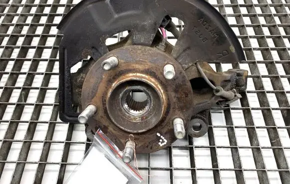 Mazda 3 II Front wheel hub spindle knuckle 