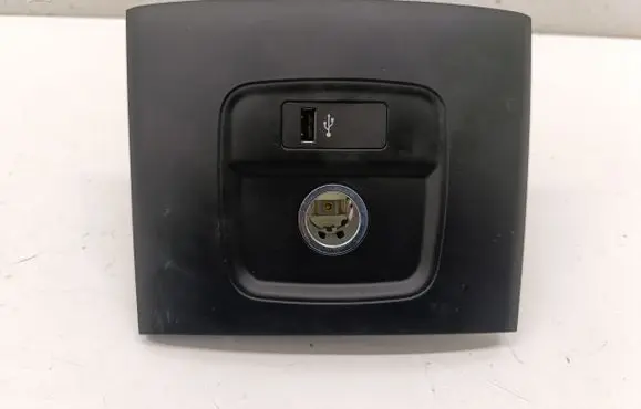 Mini Cooper Countryman F60 USB socket connector 6820397 9332796