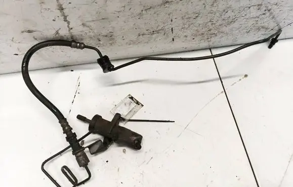 BMW 1 E81 E87 Clutch master cylinder 073610