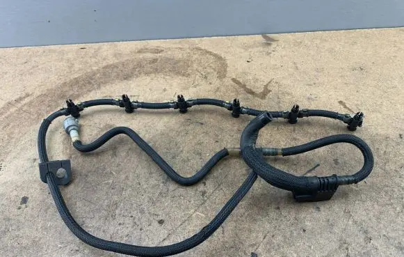 BMW 7 F01 F02 F03 F04 Fuel injector supply line/pipe 13537799993 779999802 7799993