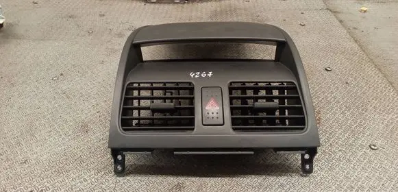 Suzuki SX4 Dash center air vent grill 