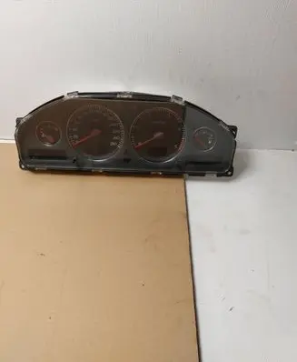 Volvo XC70 Speedometer (instrument cluster) 30682277 69594220T