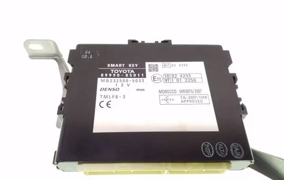 Toyota Avensis T270 Other control units/modules 8999005011 MB2325005033