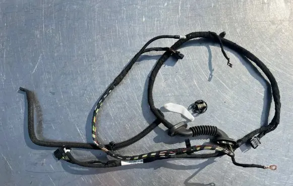 Seat Leon (1P) Tailgate/trunk wiring harness 1P0971147B 49974086 211120051A