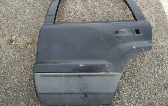 Jeep Grand Cherokee (WJ) Rear door juodos