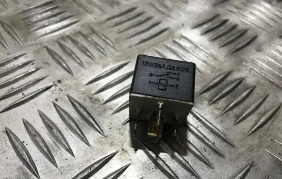 Renault Espace II Other relay 25a03508 302.2