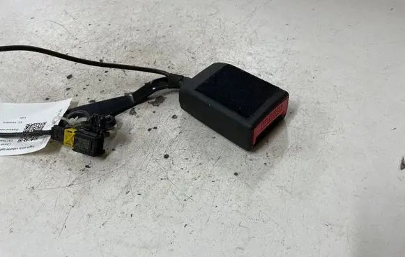 Citroen C4 I Picasso Middle seatbelt buckle (rear) 9681543677A 305443100AT 399216