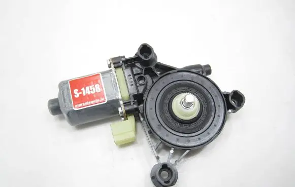 Volkswagen Golf VII Front door window regulator motor 5Q0959802B 1315