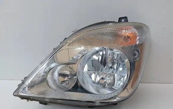 Mercedes-Benz Sprinter W906 Headlight/headlamp a9068200161