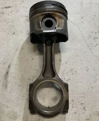 Toyota Land Cruiser (J120) Piston with connecting rod
