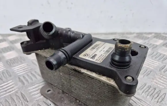 BMW 5 F10 F11 Engine oil radiator 763858201 M153717C 271106371359