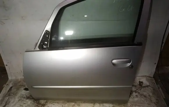 Mitsubishi Colt Front door pilkos