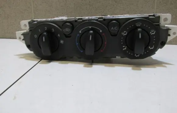 Ford C-MAX I Climate control unit