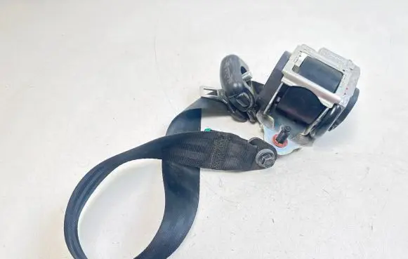 Hyundai i10 Front seatbelt 615260400B AAAAD0159
