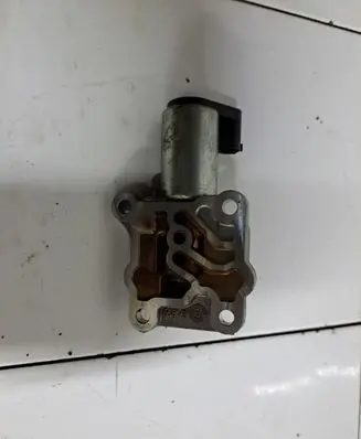Volvo XC70 Camshaft vanos timing valve 8670421
