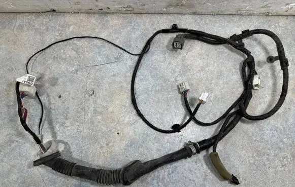Subaru Forester SJ Front door wiring loom/harness boot 81821SG541