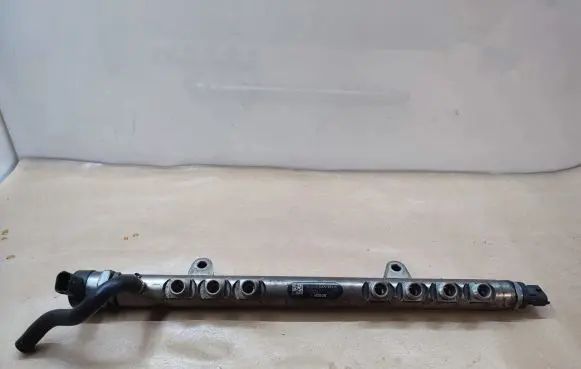 Volvo XC60 Fuel main line pipe 30777759 0445215025