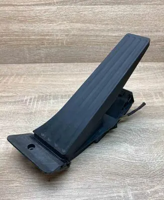 BMW 5 F10 F11 Accelerator throttle pedal 6858574 25916010 WITHPLUG