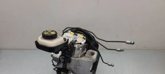 Volvo XC40 Brake booster 32281100