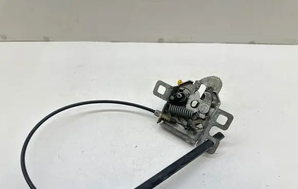 Alfa Romeo Giulietta Engine bonnet/hood lock/latch loop/hook 
