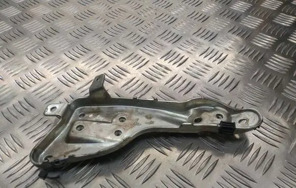Mercedes-Benz C W205 Engine mounting bracket A6510901041