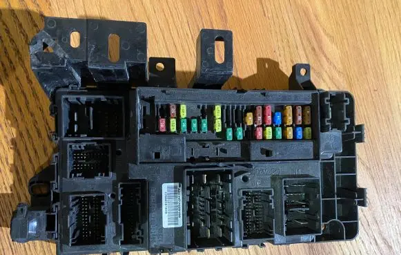 Ford Mustang VI Fuse module HR3T15604 17030191949 A2C7577520100
