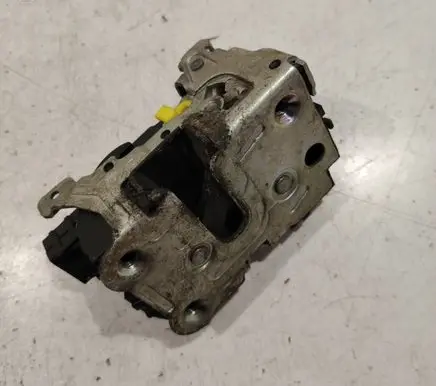 Renault Master II Front door lock