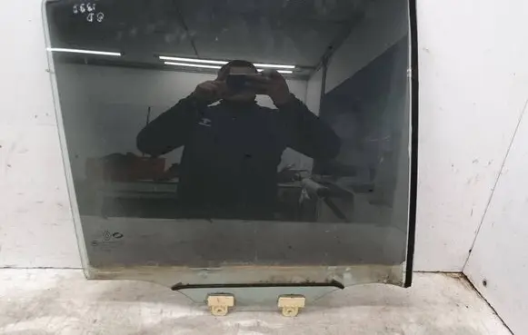 Renault Koleos I Rear door window glass 43R00108 DOT184 AS2