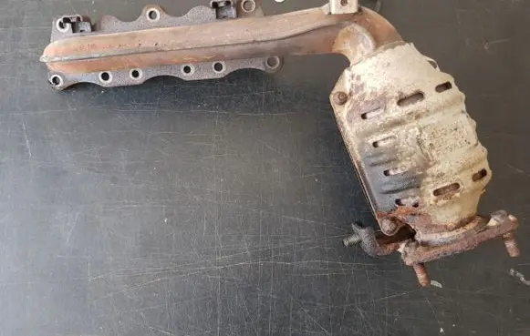Suzuki Grand Vitara I Exhaust manifold 67DC01
