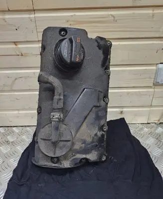 Volkswagen Golf Plus Rocker cam cover 