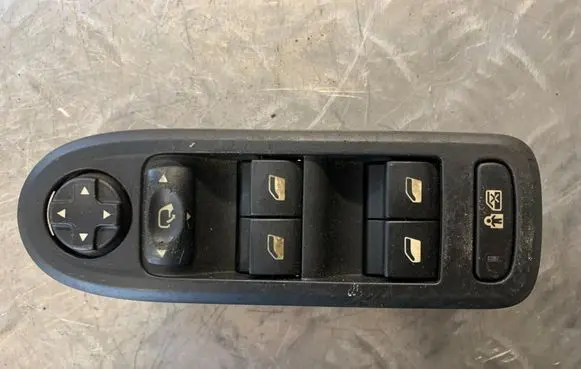 Citroen C5 Electric window control switch 96599975XT