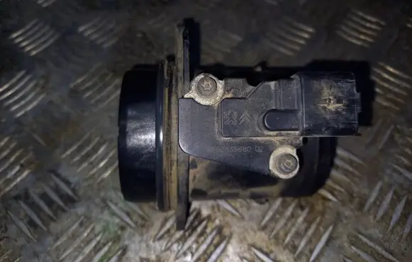 Citroen DS5 Mass air flow meter 9662635680