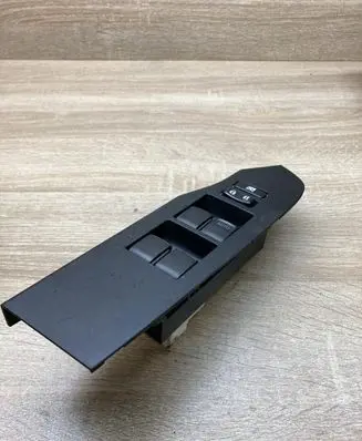 Toyota Auris E180 Electric window control switch 0870W31