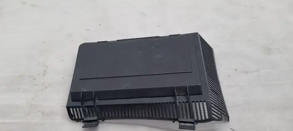 BMW 5 E39 Air filter box cover 8379626