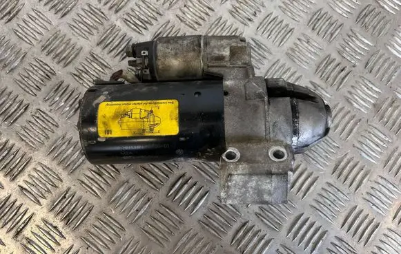 BMW X1 E84 Starter motor 7823700