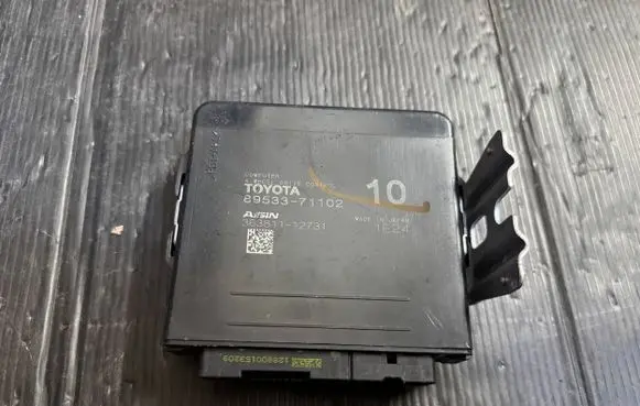 Toyota Hilux VIII Engine control unit/module 36381112731 8953371102 1E24
