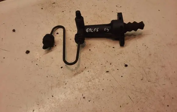 Clutch slave cylinder